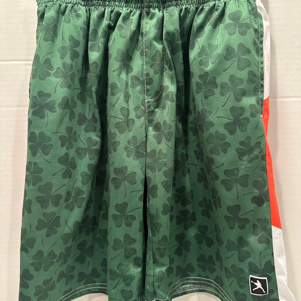 Lacrosse Unlimited Green Clover Patterned IRISH Shorts size YXL